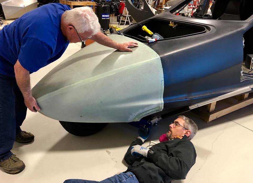 20190125-01 men working on Switchblade