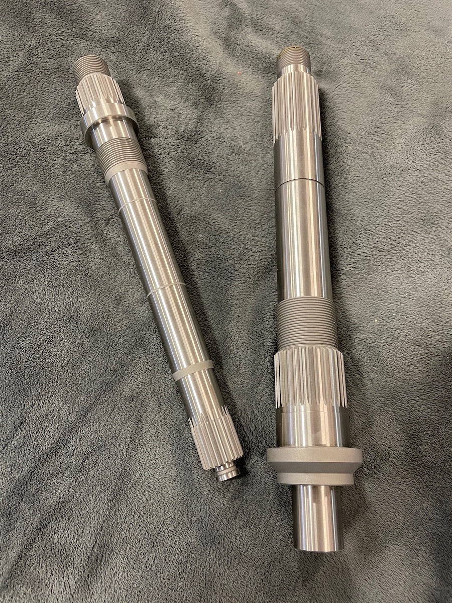 2 shafts arrived 4.01.21 2 metal cylindrical shafts
