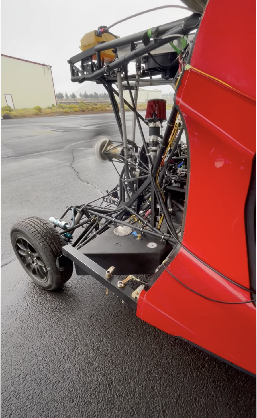 2021-09-15 20.44.21 View of the back engine as the motor is running