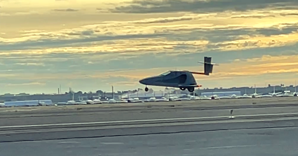 SWITCHBLADE FLYING CAR TAKES LONGEST HOP TO DATE!!