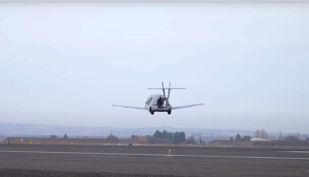 SWITCHBLADE FLYING SPORTS CAR MAKES HER OFFICIAL FIRST FLIGHT